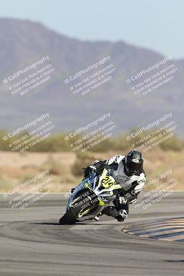 media/Oct-04-2025-CVMA (Sat) [[408bcdd6e4]]/Race 13-Amateur Supersport Open/